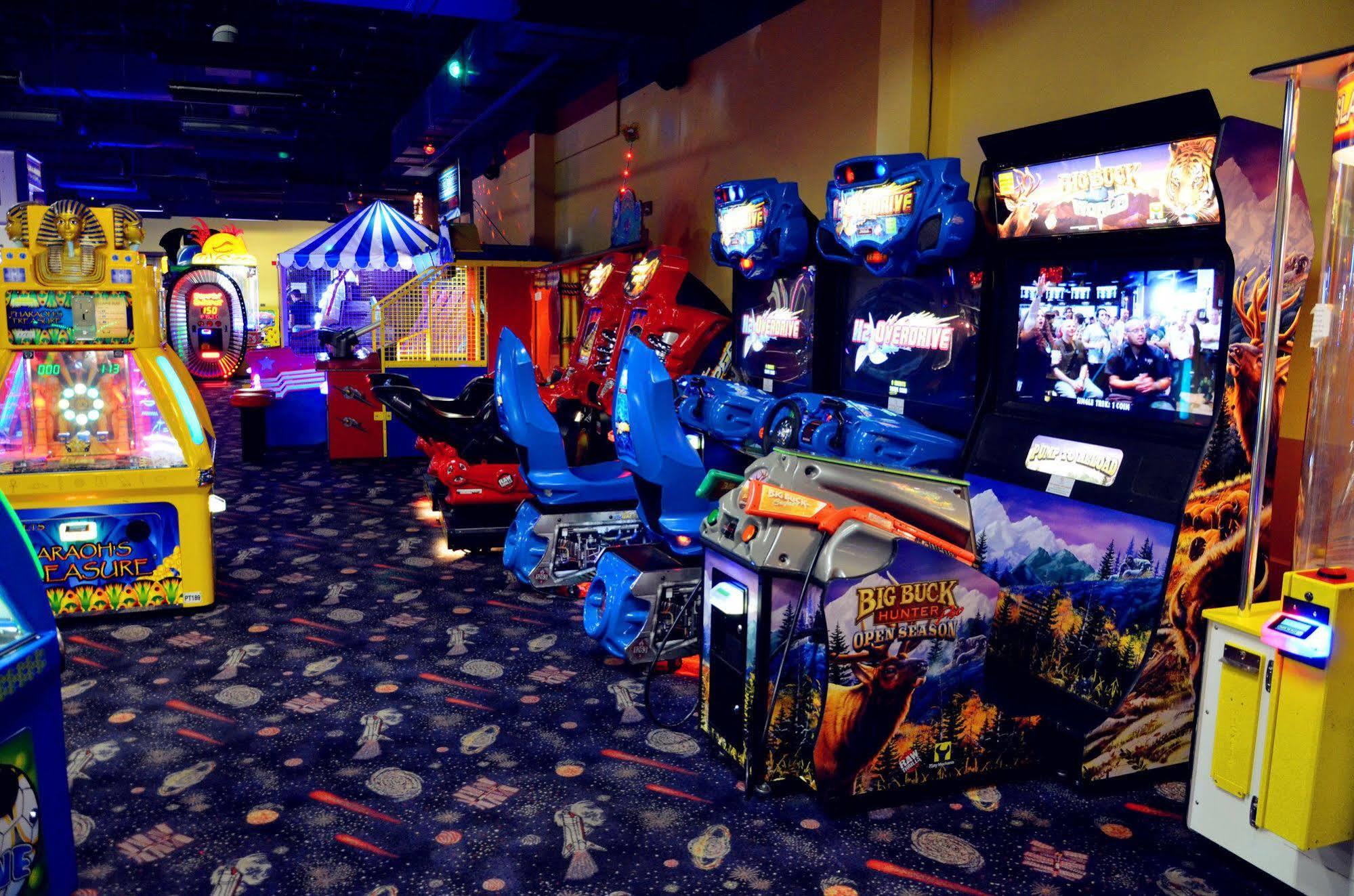 Fort Rapids Indoor Waterpark Resort Columbus Exterior photo